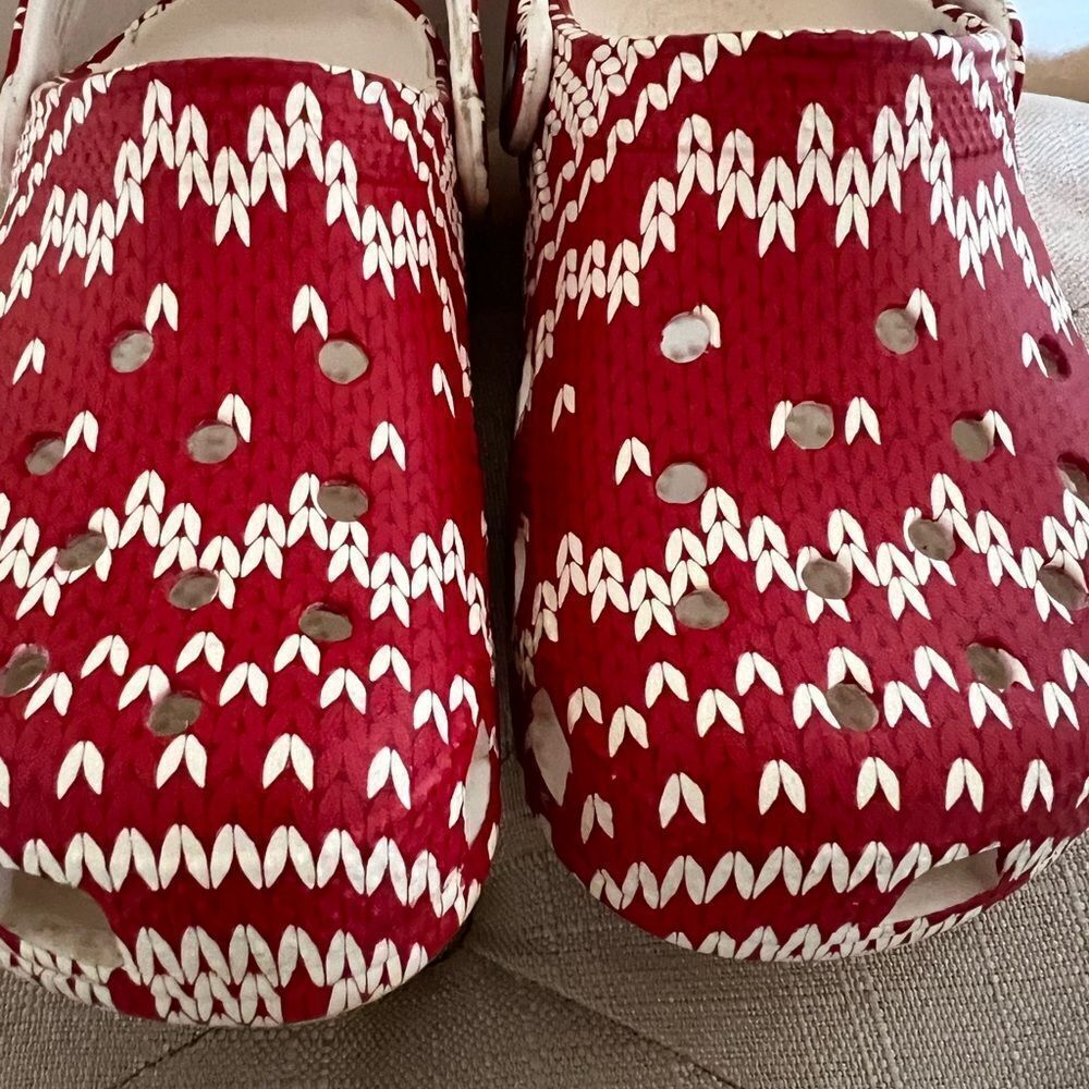 Crocs Red sweater Patterned Clogs w-4 - Picture 2 of 9
